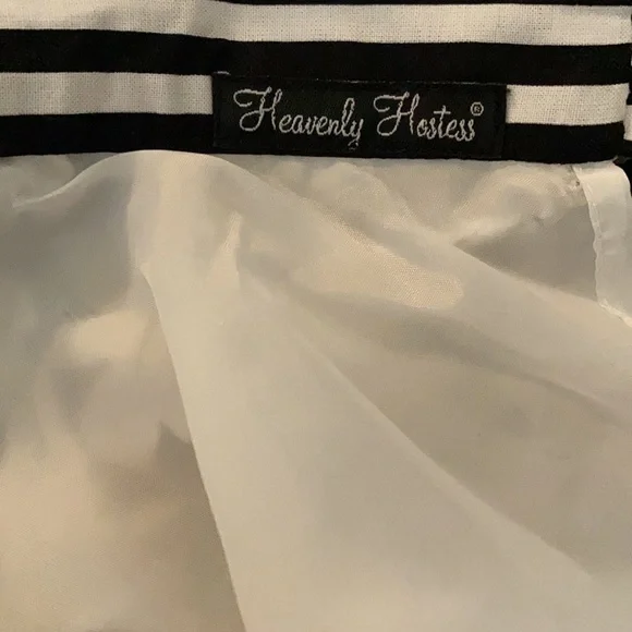 NWT Heavenly Hostess beautiful , feminine apron with pockets - Picture 12 of 12